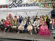 Mit dabei bei der Prinzenpaar Vorstellung: die tanzenden Marktweiber vom Viktualienmarkt natürlich auch mit der "Linie 8" (©Foto: Martin Schmitz)